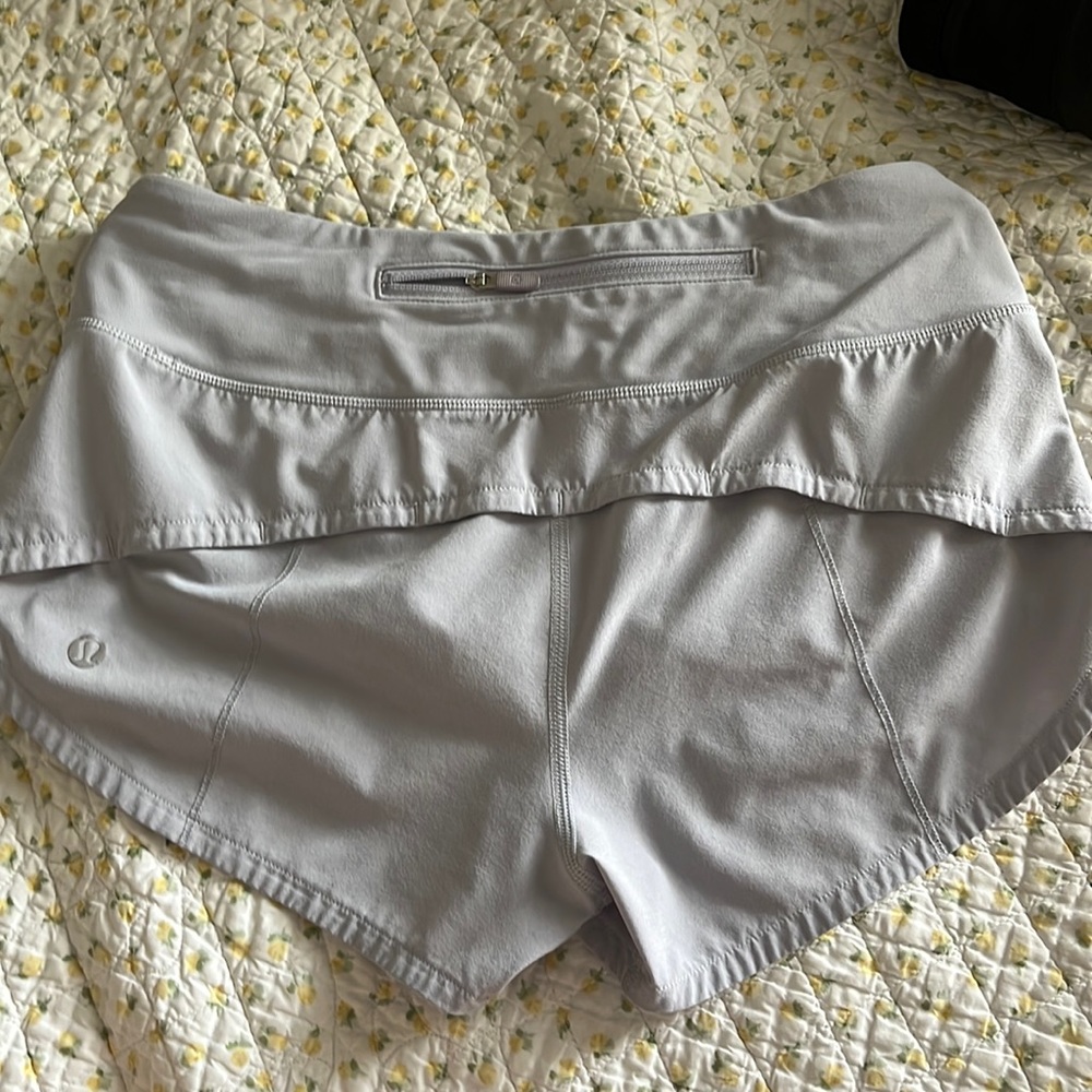 Lululemon 2.5” Speed Up Shorts, Size 2